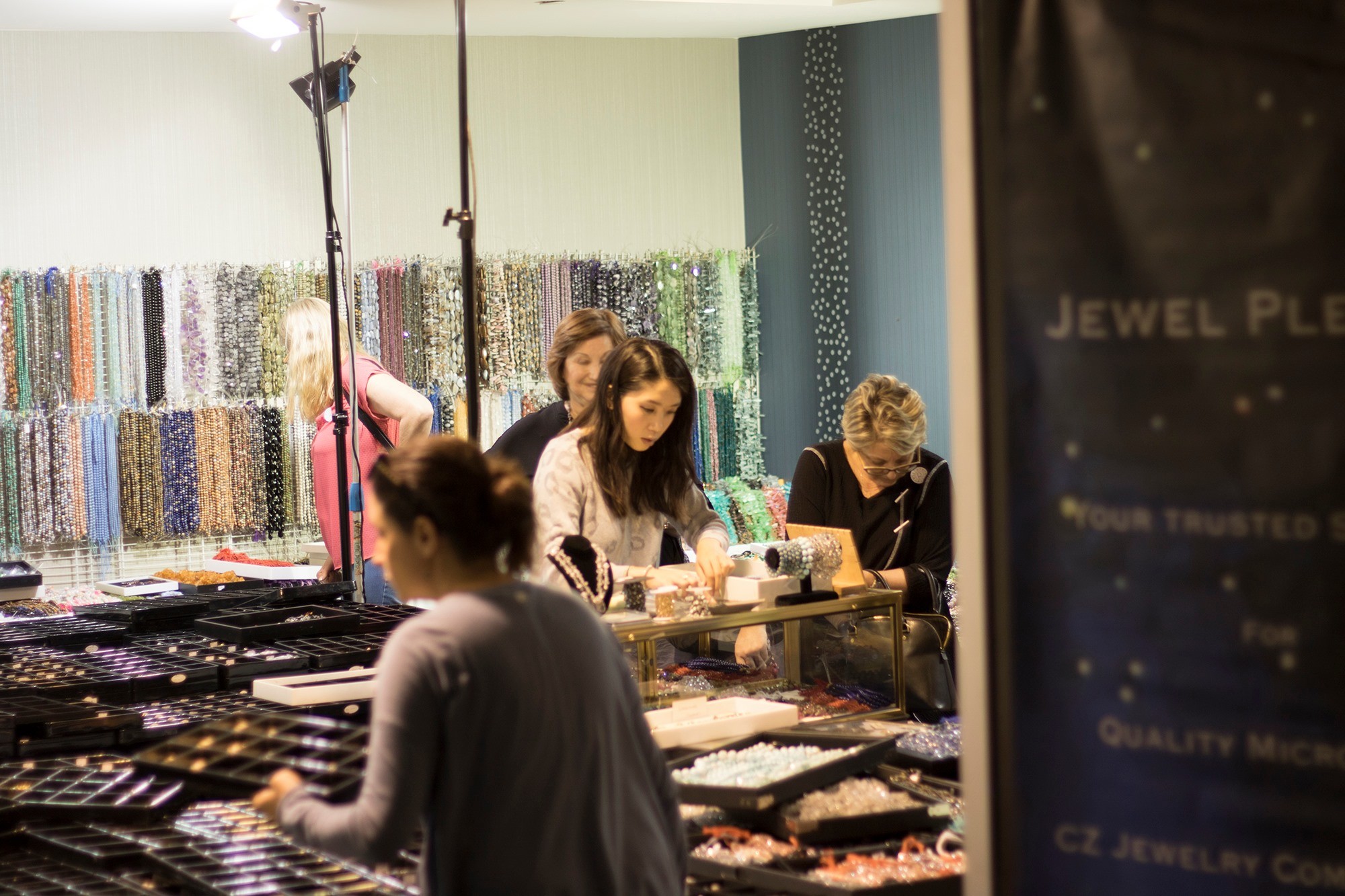 Photo Gallery Bead & Design Shows